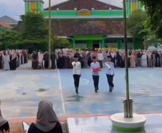 Hari Santri 2025: MAN 1 Lampung Timur Kobarkan Semangat Berjuang dan Berakhlak Mulia